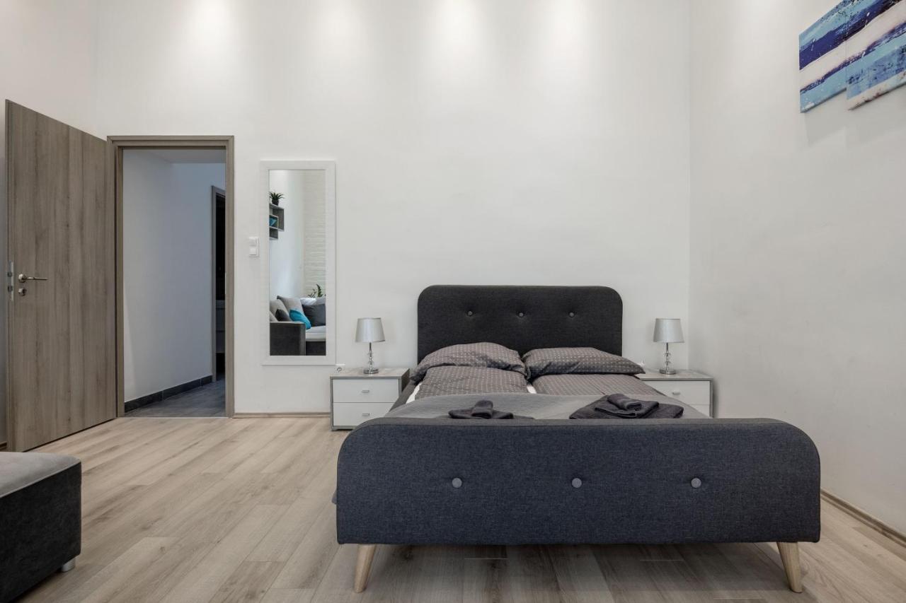 Elegant Studio In Central Budapest Esterno foto