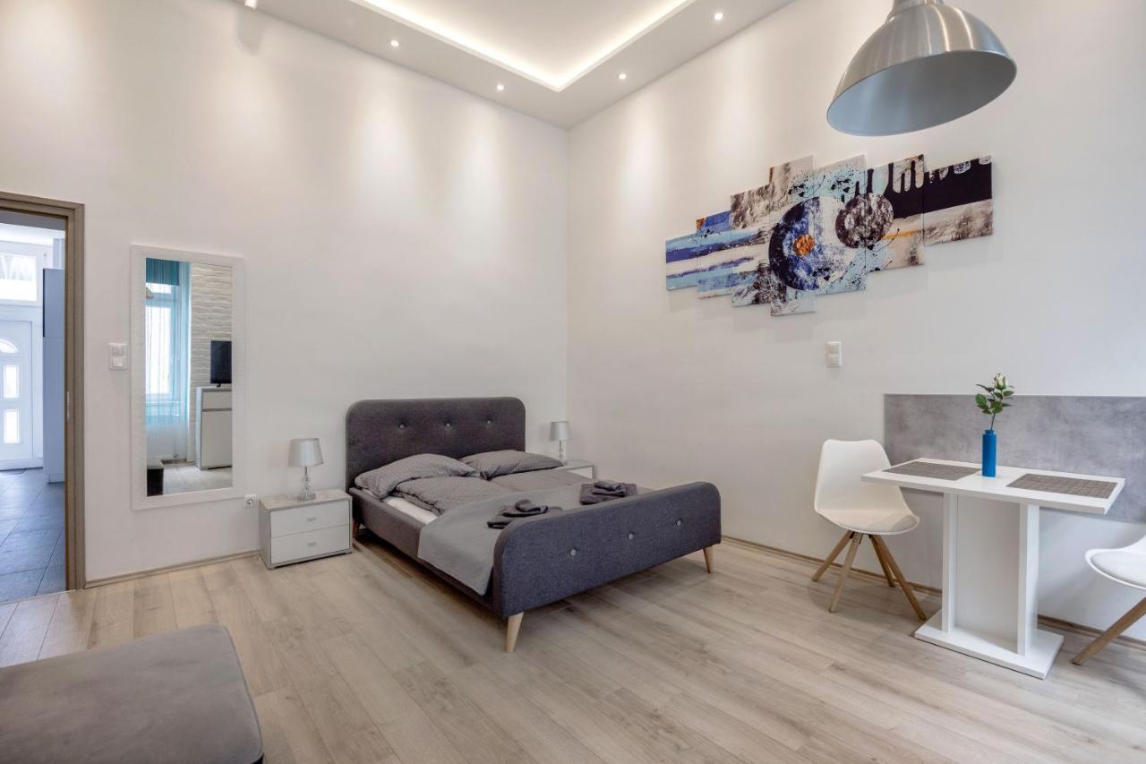 Elegant Studio In Central Budapest Esterno foto