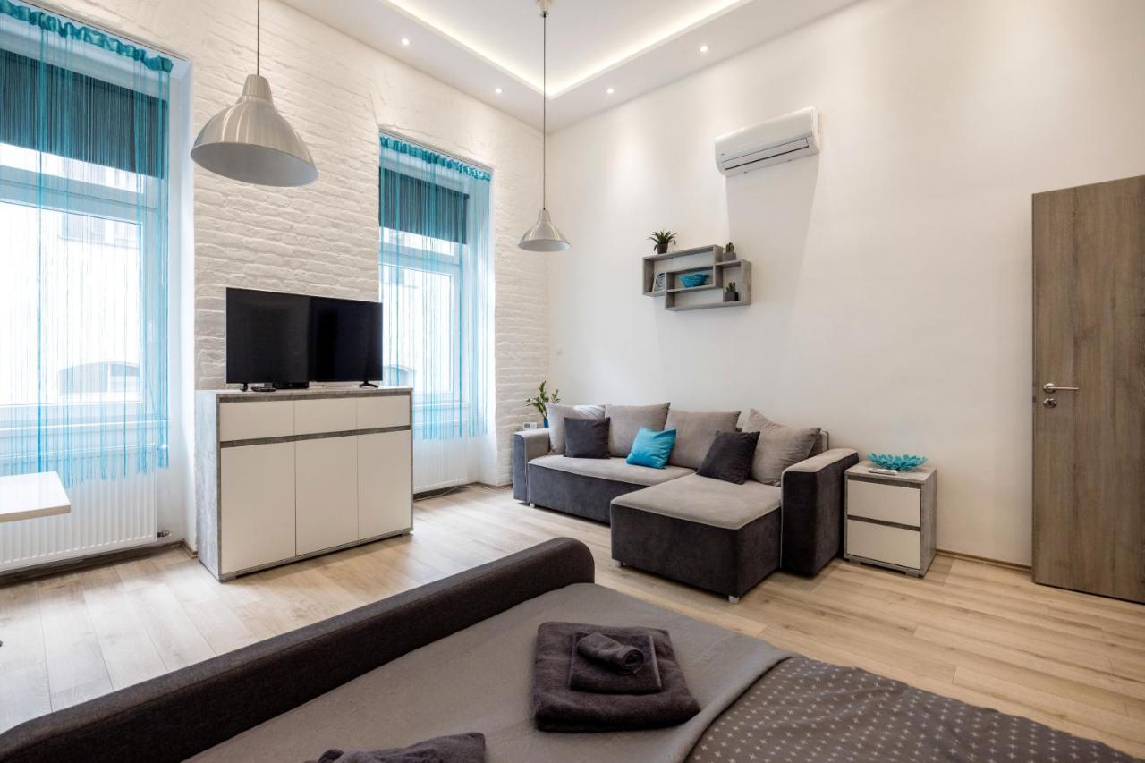 Elegant Studio In Central Budapest Esterno foto